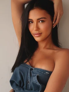 Cecilia escort in Dubai