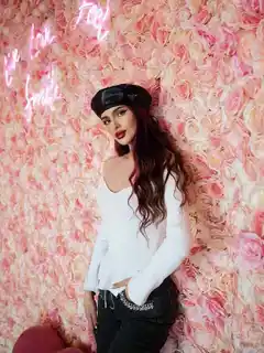 Melania escort in Dubai