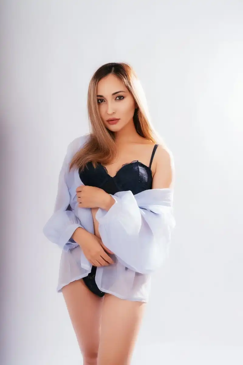 Zarina escort in Dubai