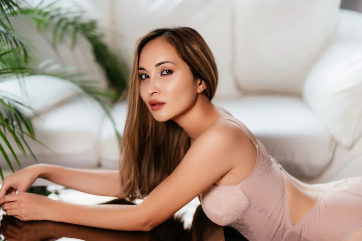 Zarina escort in Dubai